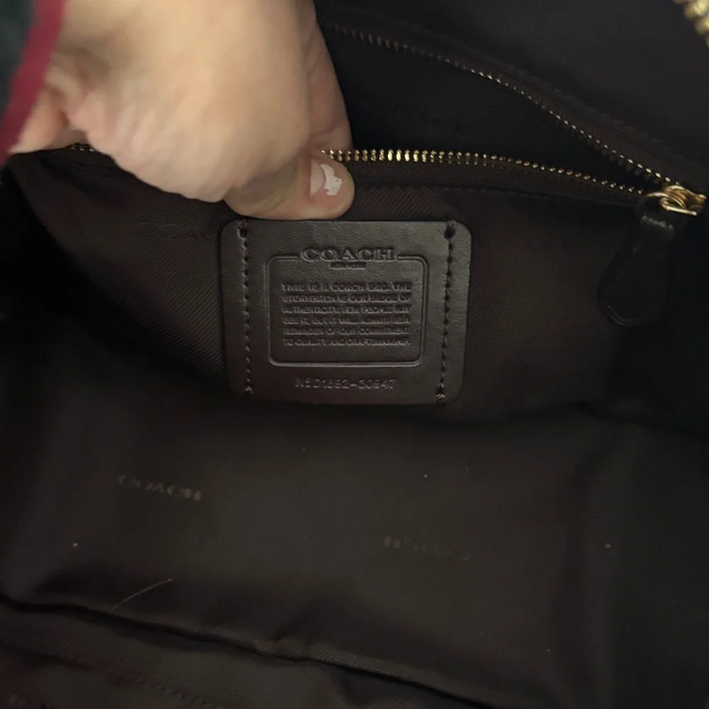 Coach Elegant Black Leather Handbag